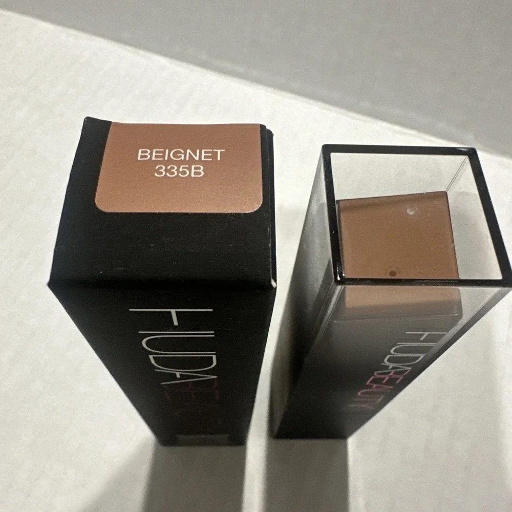 HUDA BEAUTY #FauxFilter Buildable Coverage Foundation Stick ~ Shade Beignet 335B